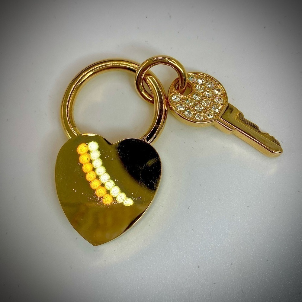 Vintage Joan Rivers Classic Collection Gold Heart and Rhinestone Key Lock Chain